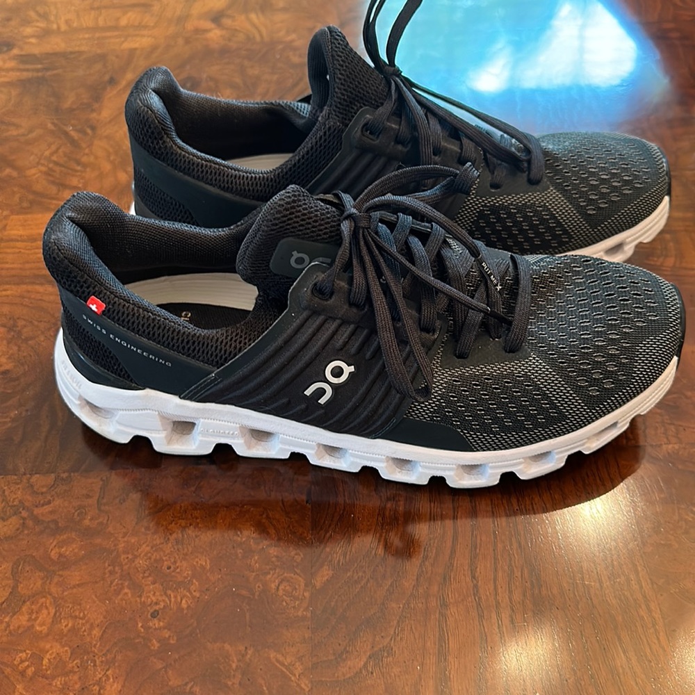 On Cloudswift sneaker size 7